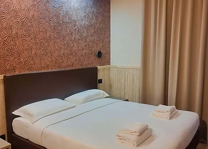 Pyramid Hotel 3*