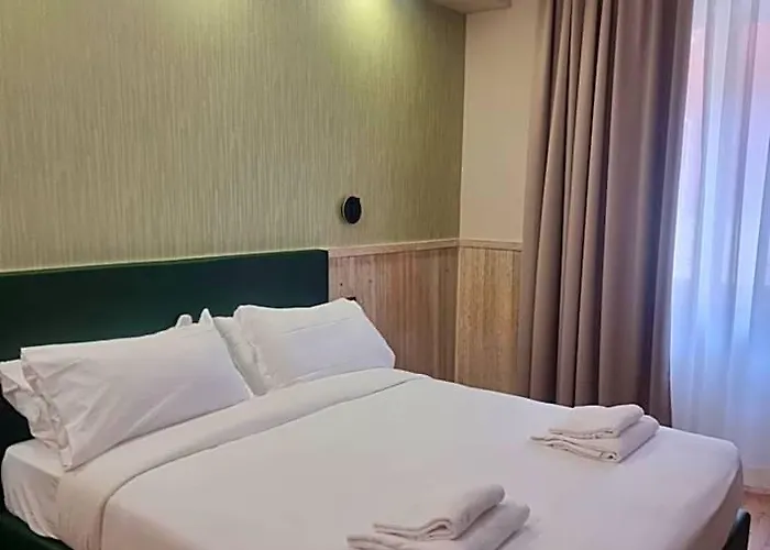 Pyramid Hotel 3*