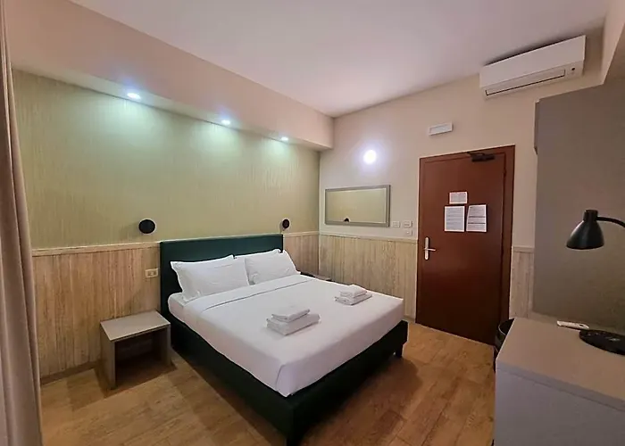 Hotel Pyramid 3*